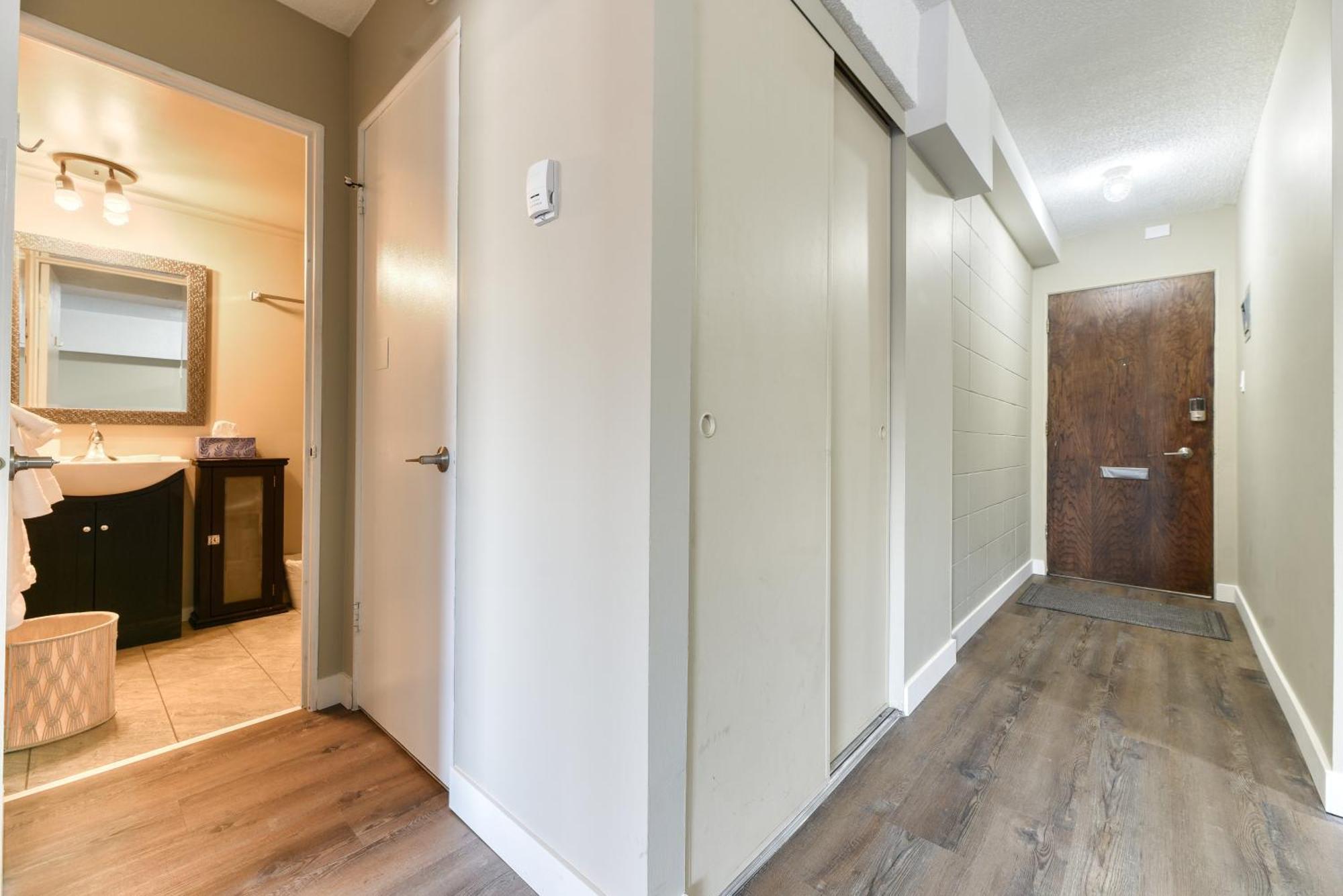 A Spacious Downtown 1-Bed Suite YYC Exterior foto