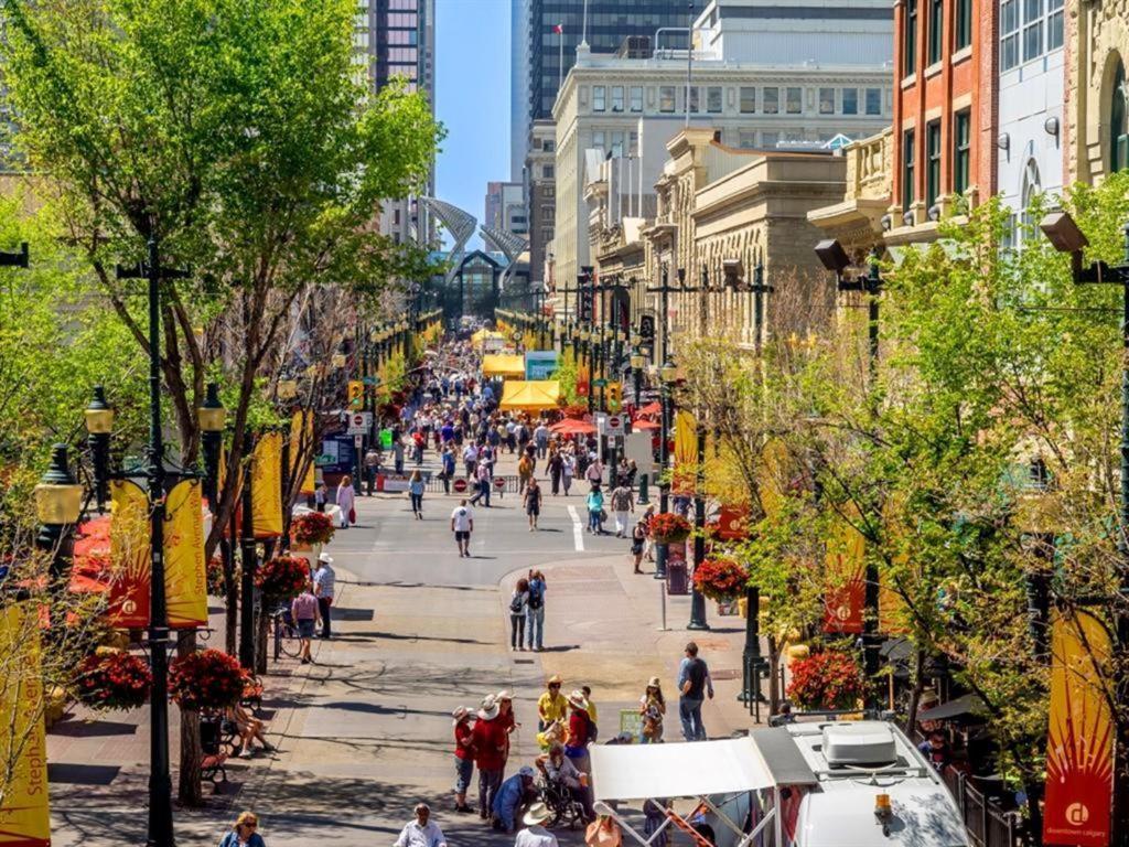 A Spacious Downtown 1-Bed Suite YYC Exterior foto